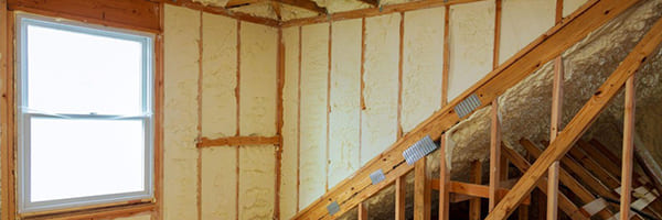 Spray Foam vs. Fiberglass Insulation