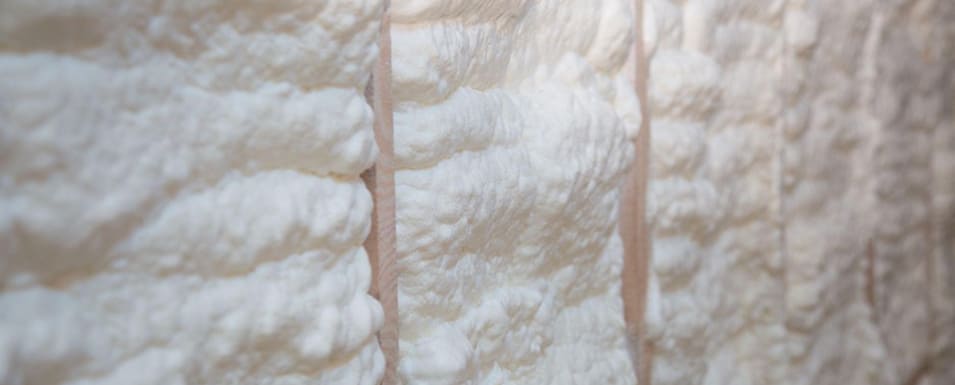 Here’s 4 Ways How Spray Foam Insulation Preserves R-Value